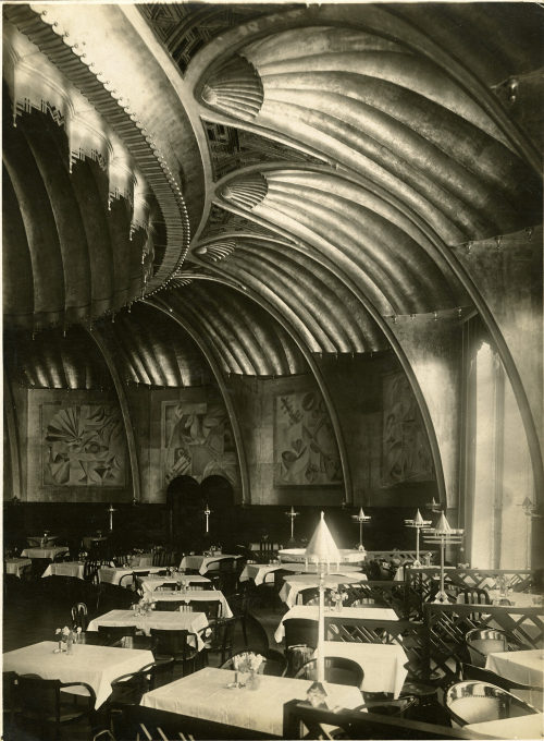 Julius Söhn (Fotograf*in), Dauerbauten der Gesolei: Rheingoldsaal Rheinterrasse, 1939