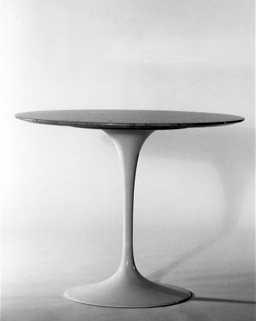 Eero Saarinen (Künstler*in), Tisch Modell 172, 1956