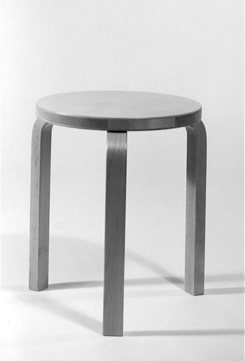 Alvar Aalto (Künstler*in), Hocker Modell 60, 1933/1935