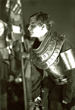 Wolfgang Langhoff in "König Heinrich IV." von W. Shakespeare. Regie: Gustav Lindemann. Premiere ...