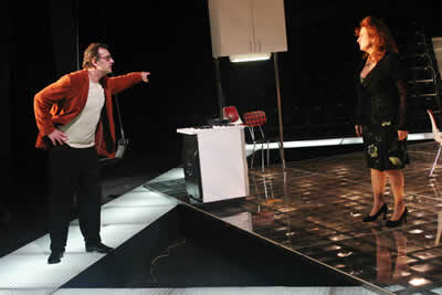 Wer hat Angst vor Virginia Woolf...? von Edward Albee (Szenenfoto). Premiere am 26.11.2005 im G ...