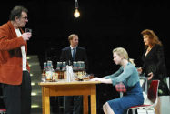 Wer hat Angst vor Virginia Woolf...? von Edward Albee (Szenenfoto). Premiere am 26.11.2005 im G ...