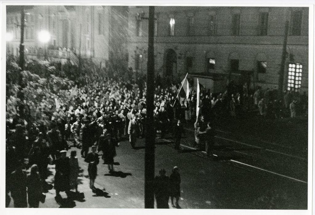 Solidaritätsdemonstration mit dem Budapester Aufstand, Warschau 24.10.1956